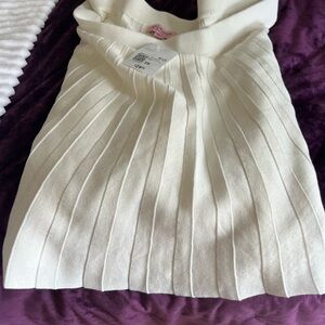 Elegant Cream Pleated Skirt